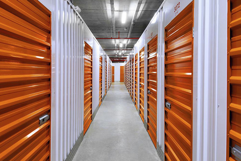 O uso do Self Storage na indústria farmacêutica proporciona segurança, eficiência e flexibilidade no armazenamento de medicamentos.